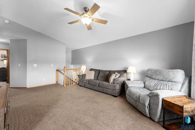 3805 S Camden Ave Avenue, Sioux Falls, SD 57106