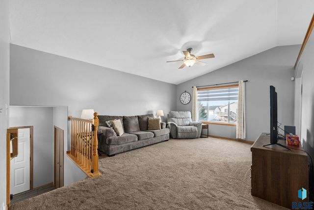 3805 S Camden Ave Avenue, Sioux Falls, SD 57106