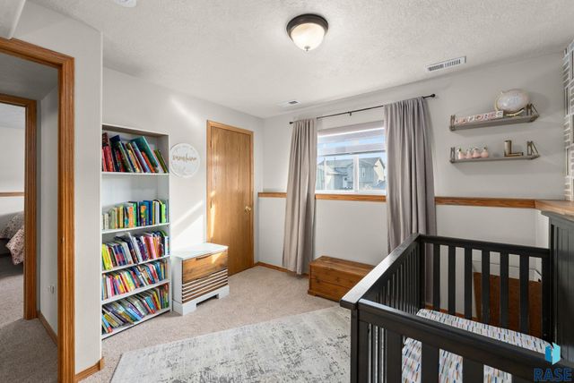 3805 S Camden Ave Avenue, Sioux Falls, SD 57106