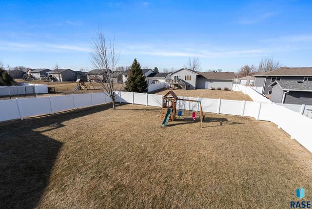 3805 S Camden Ave Avenue, Sioux Falls, SD 57106