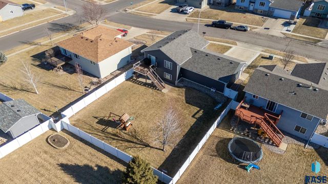 3805 S Camden Ave Avenue, Sioux Falls, SD 57106