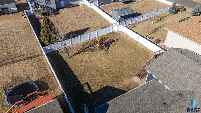 3805 S Camden Ave Avenue, Sioux Falls, SD 57106