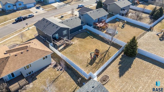 3805 S Camden Ave Avenue, Sioux Falls, SD 57106