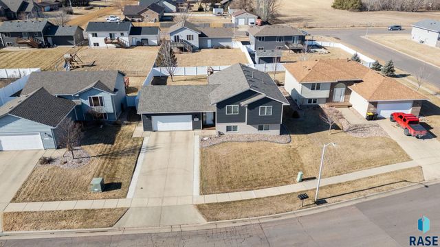 3805 S Camden Ave Avenue, Sioux Falls, SD 57106