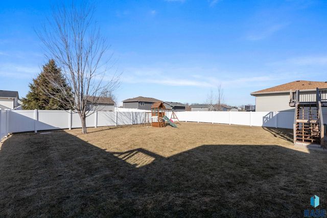 3805 S Camden Ave Avenue, Sioux Falls, SD 57106