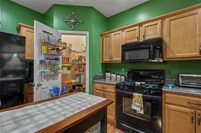 2091 Lakeshore Overlook Drive NW, Kennesaw, GA 30152