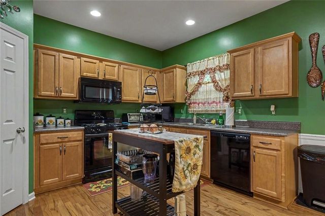 2091 Lakeshore Overlook Drive NW, Kennesaw, GA 30152