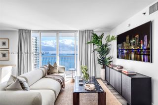 1200 Brickell Bay Dr 2501, Miami, FL 33131