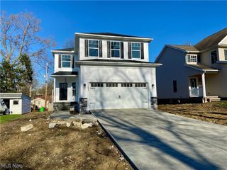 1167 Iroquois Avenue, Mayfield Heights, OH 44124