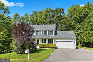 9610 HICKORY HILL DR, Fredericksburg, VA 22408