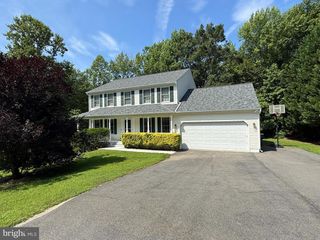 9610 HICKORY HILL DR, Fredericksburg, VA 22408