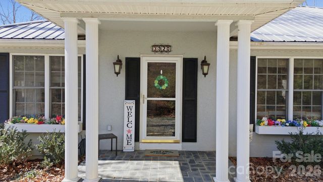 3920 Old Mountain Road, Lexington, NC 27292