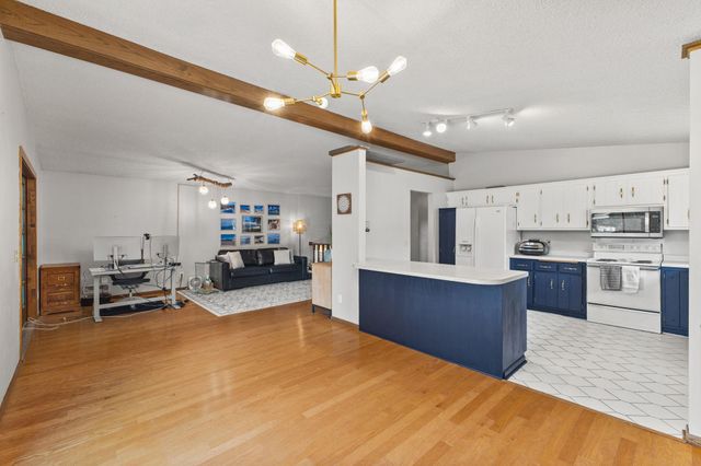 3308 81st Avenue N, Brooklyn Park, MN 55443