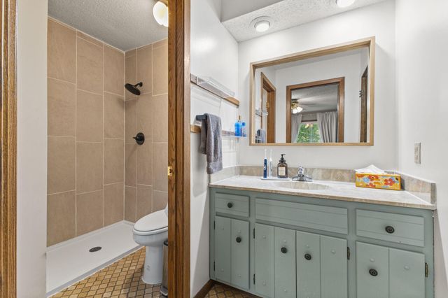3308 81st Avenue N, Brooklyn Park, MN 55443