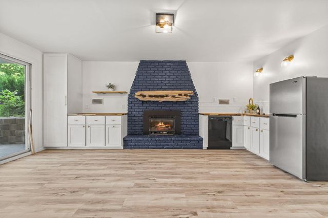 3308 81st Avenue N, Brooklyn Park, MN 55443