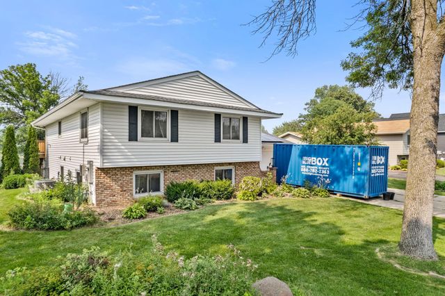 3308 81st Avenue N, Brooklyn Park, MN 55443