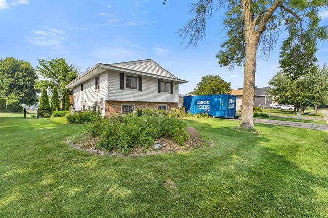 3308 81st Avenue N, Brooklyn Park, MN 55443