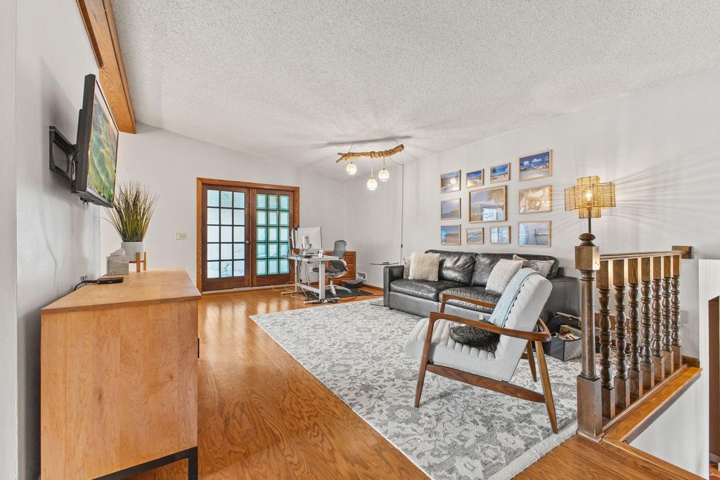 3308 81st Avenue N, Brooklyn Park, MN 55443