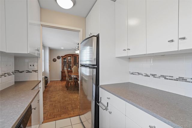 56 Doyer Avenue 6F, White Plains, NY 10605