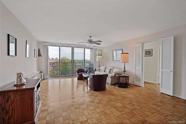 56 Doyer Avenue 6F, White Plains, NY 10605