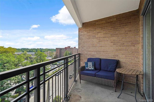 56 Doyer Avenue 6F, White Plains, NY 10605
