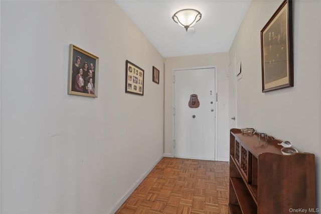56 Doyer Avenue 6F, White Plains, NY 10605