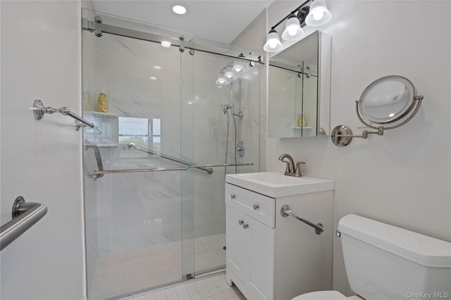 56 Doyer Avenue 6F, White Plains, NY 10605