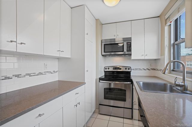 56 Doyer Avenue 6F, White Plains, NY 10605