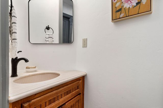 6401 Orange Hill Ln, Carmichael, CA 95608