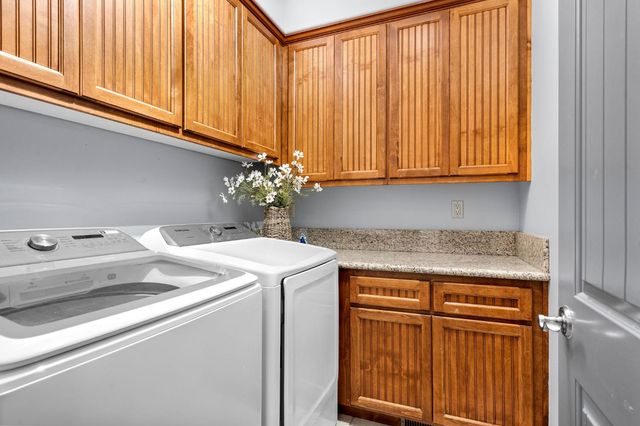 6401 Orange Hill Ln, Carmichael, CA 95608