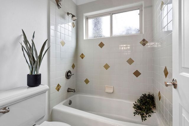 6401 Orange Hill Ln, Carmichael, CA 95608