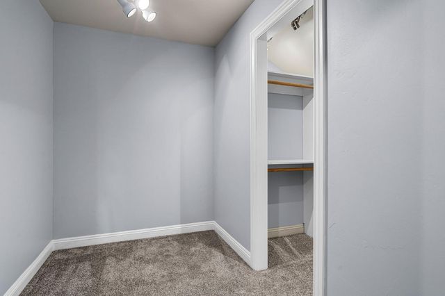 6401 Orange Hill Ln, Carmichael, CA 95608