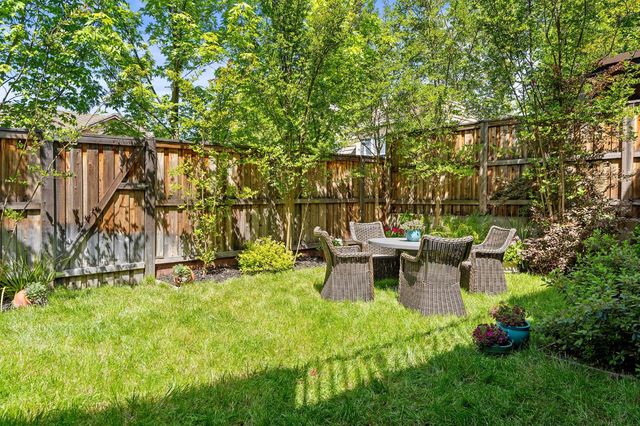 6401 Orange Hill Ln, Carmichael, CA 95608