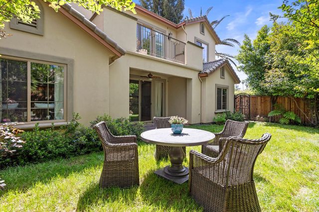 6401 Orange Hill Ln, Carmichael, CA 95608