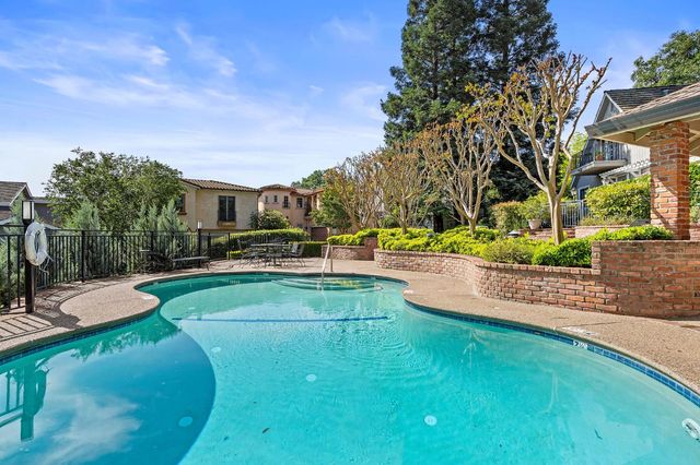 6401 Orange Hill Ln, Carmichael, CA 95608
