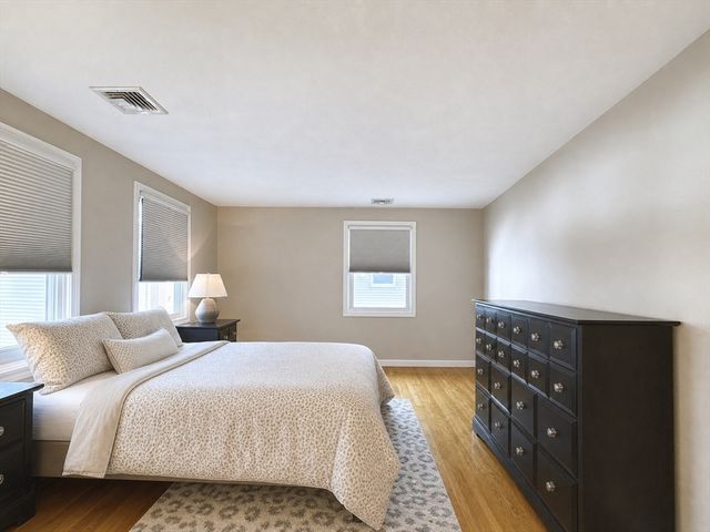 174 Adams St 6, Newton, MA 02458