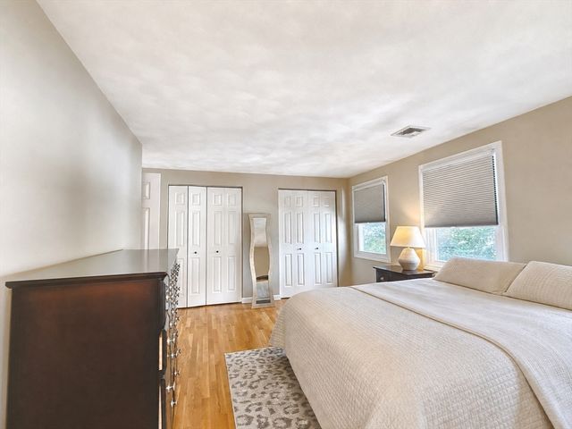 174 Adams St 6, Newton, MA 02458