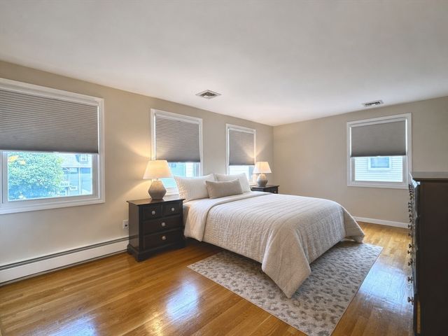174 Adams St 6, Newton, MA 02458