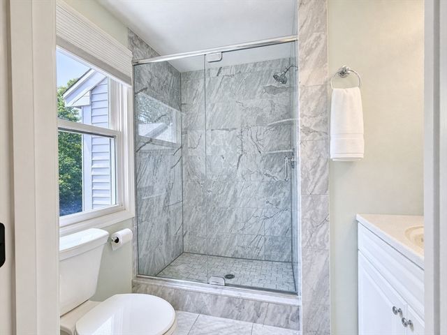 174 Adams St 6, Newton, MA 02458