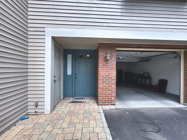 174 Adams St 6, Newton, MA 02458