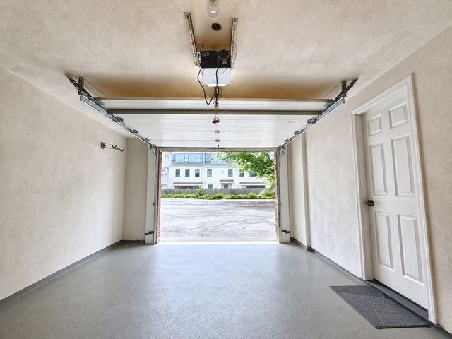 174 Adams St 6, Newton, MA 02458