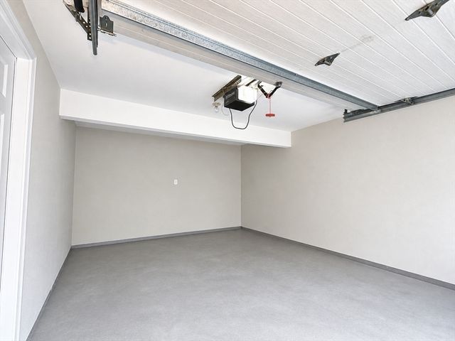 174 Adams St 6, Newton, MA 02458