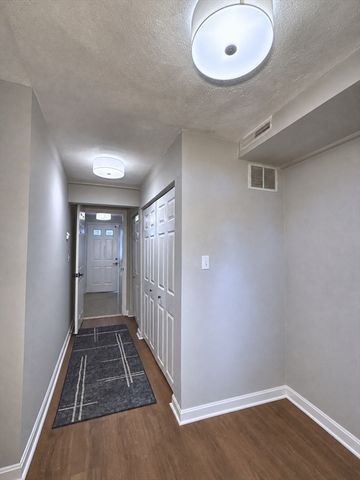 174 Adams St 6, Newton, MA 02458
