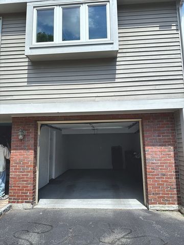 174 Adams St 6, Newton, MA 02458