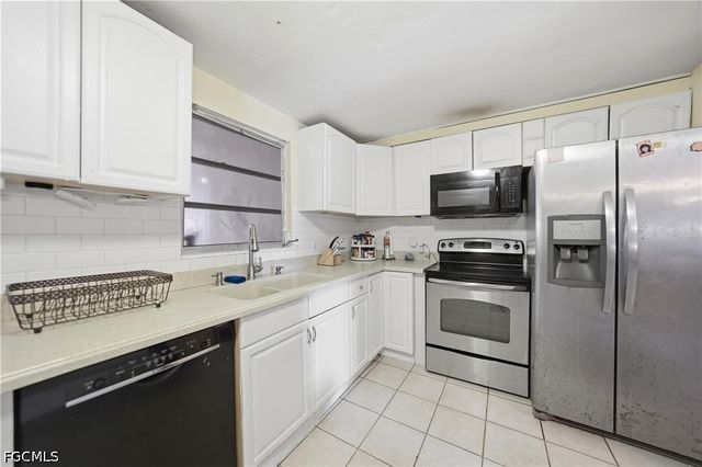 1201 Alabar LN, Cape Coral, FL 33909