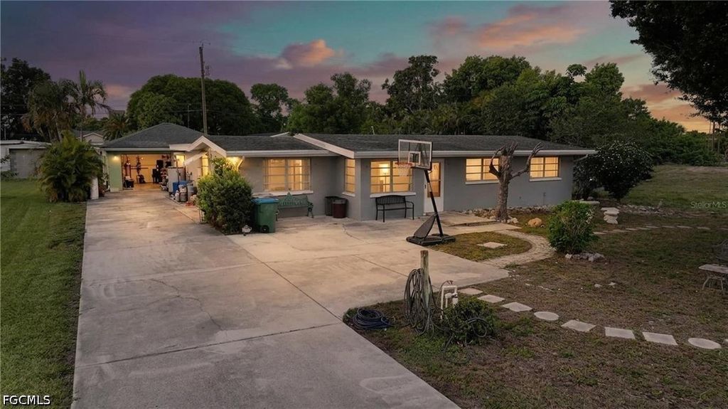 1201 Alabar LN, Cape Coral, FL 33909