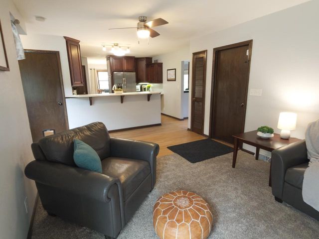 825 Garvens AVENUE, Brookfield, WI 53005