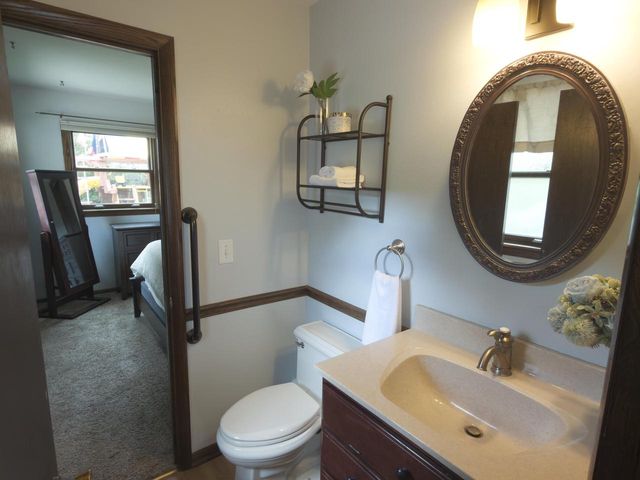 825 Garvens AVENUE, Brookfield, WI 53005