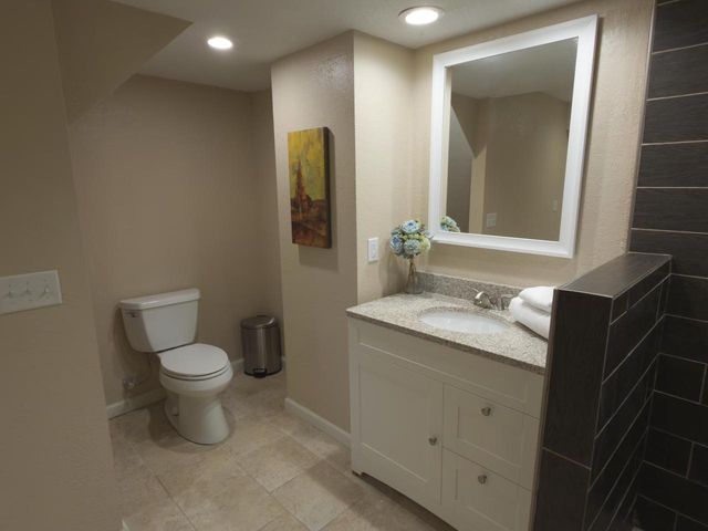 825 Garvens AVENUE, Brookfield, WI 53005