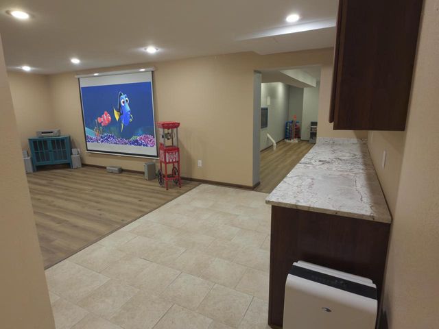 825 Garvens AVENUE, Brookfield, WI 53005